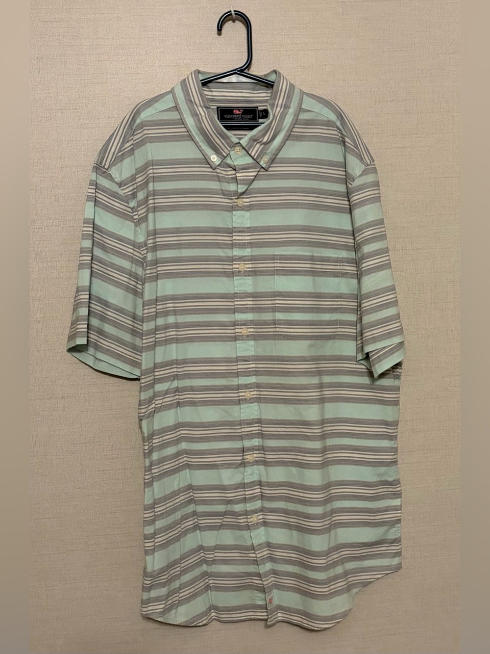 Men’s Large Vineyard Vines Striped Short Sleeve Button-Down